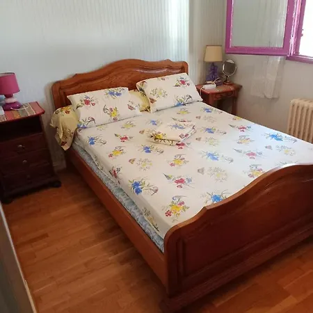 Maison Confortable A Avec Jardin Cloture Монлюсон