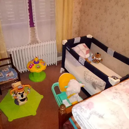 Holiday home Maison Confortable A Avec Jardin Cloture Montlucon