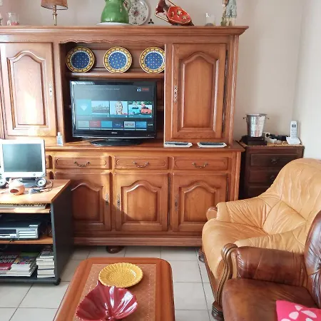 Holiday home Maison Confortable A Avec Jardin Cloture