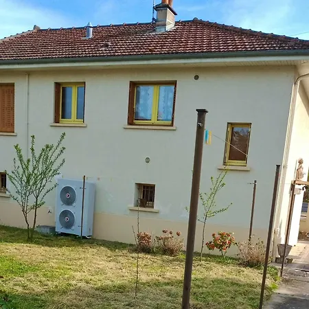 Holiday home Maison Confortable A Avec Jardin Cloture Montlucon